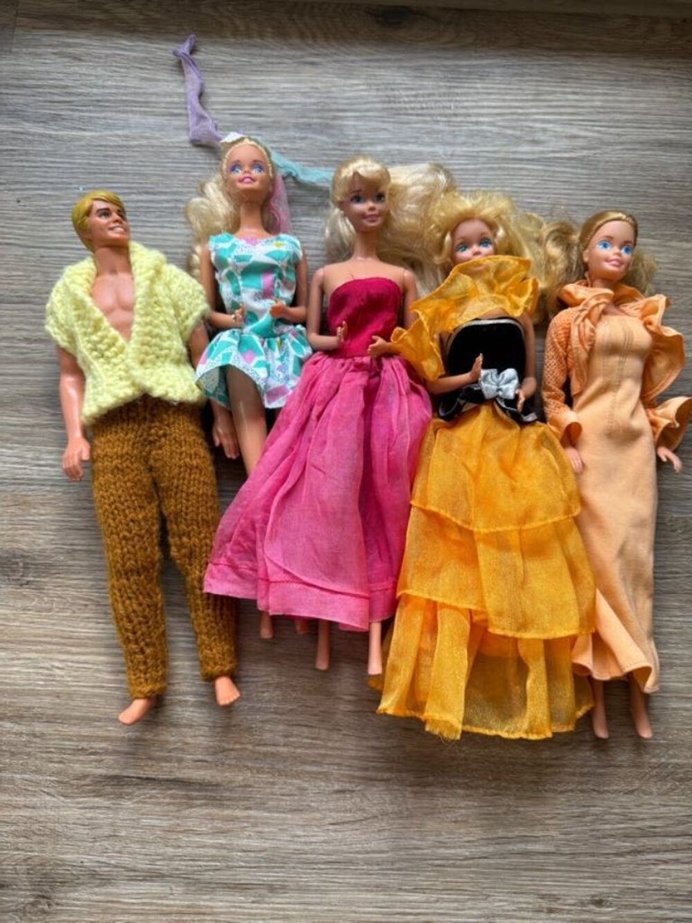 Vintage Barbie ken Mattel superstar lot of 5 dolls dressed with case and Clothes